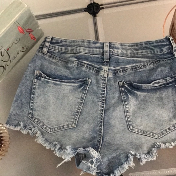 Refuge Jean shorts size 6 - Picture 5 of 7